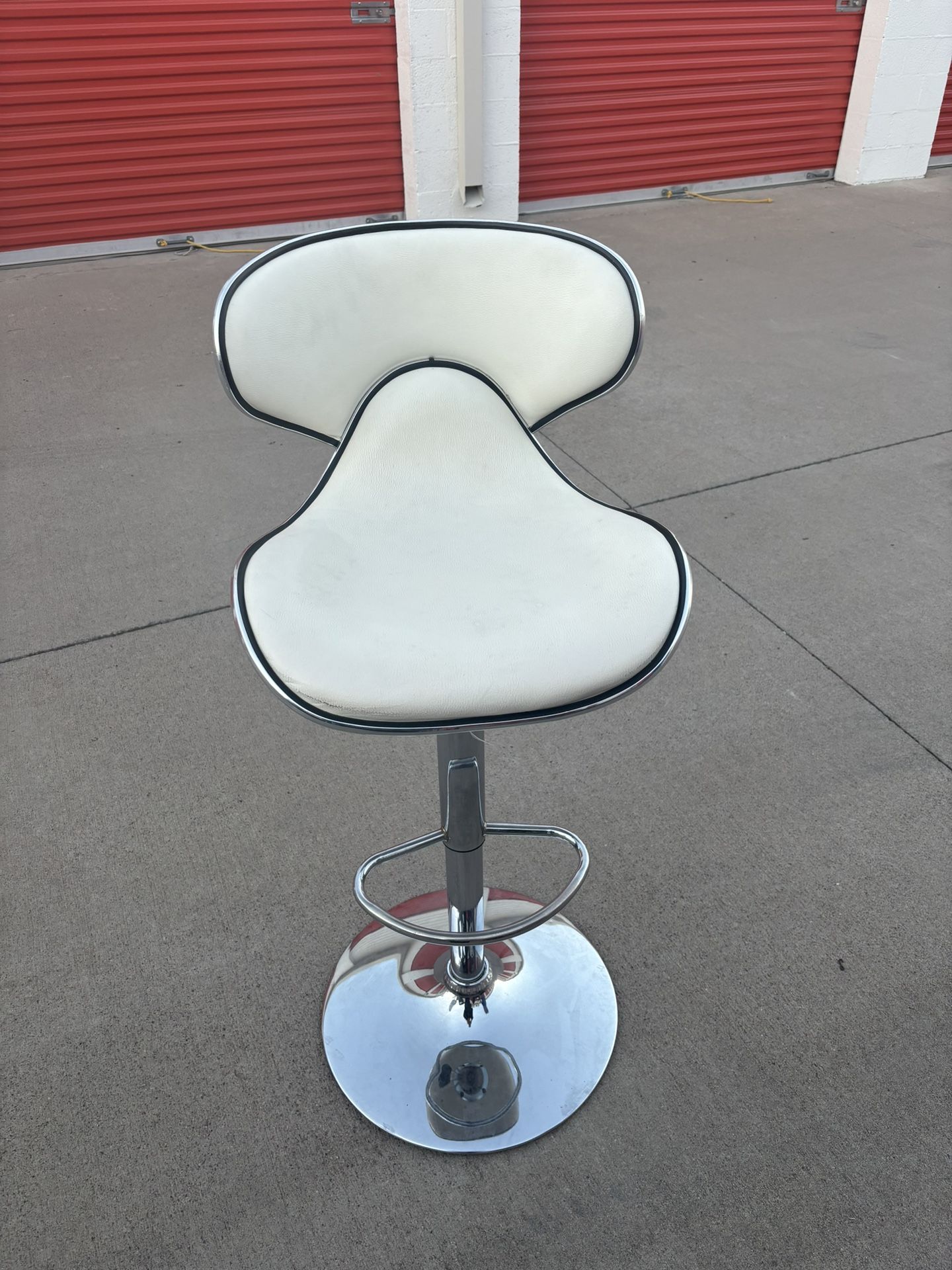 Adjustable barstool