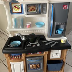 Toy Kitchen 