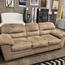 Sleeper Sofa. 🚚WE DELIVER🚚