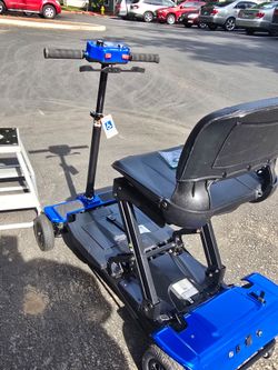 AUTO FOLDING & UNFOLDING SCOOTER