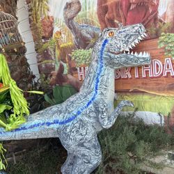 Dinosaur Piñata/ Jurassic Park 