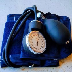 sphygmomanometer