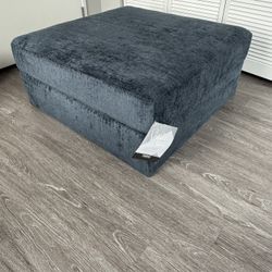 Perfect Ashley Ottoman 