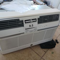 12,000 BTU (DOE) 230-Volt/208-Volt Built in Air Conditioner Cools 550 Sq. Ft. with Remote in White