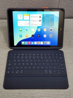ipad 7th generation 32gb with Logitech Rugged Combo 3 iPad Keyboard Case.