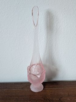 Viking Glass Light Pink Frosted Cabbage Leaf Swung Vase