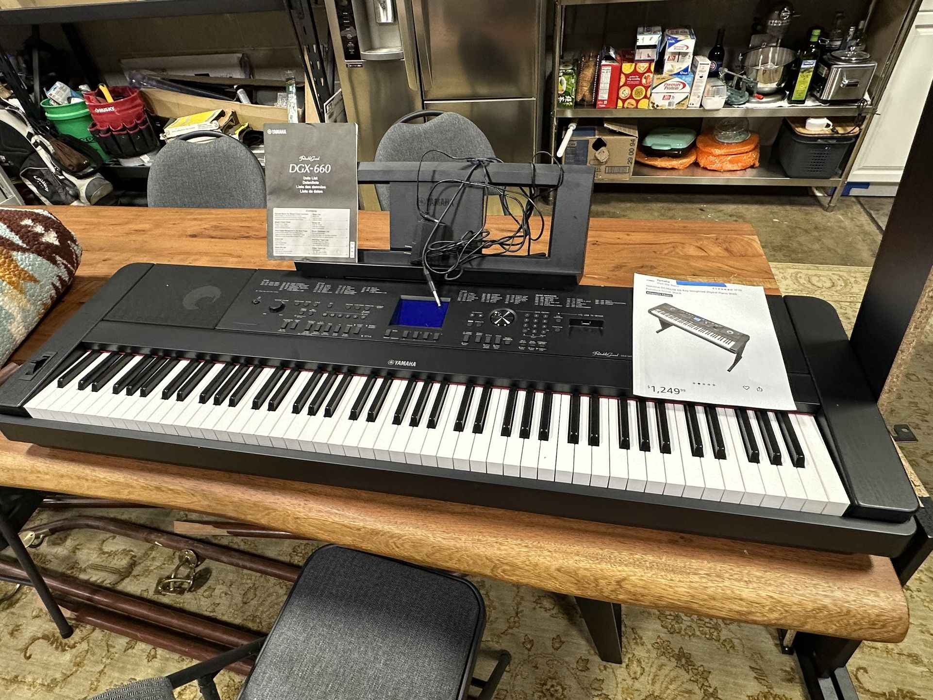 YAMAHA  DGX660B 88-Key Weighted Digital Piano With Furniture Stand, Black