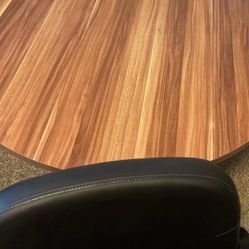 Round Table 