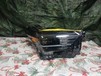 2024-25 Toyota Tacoma Right Headlight