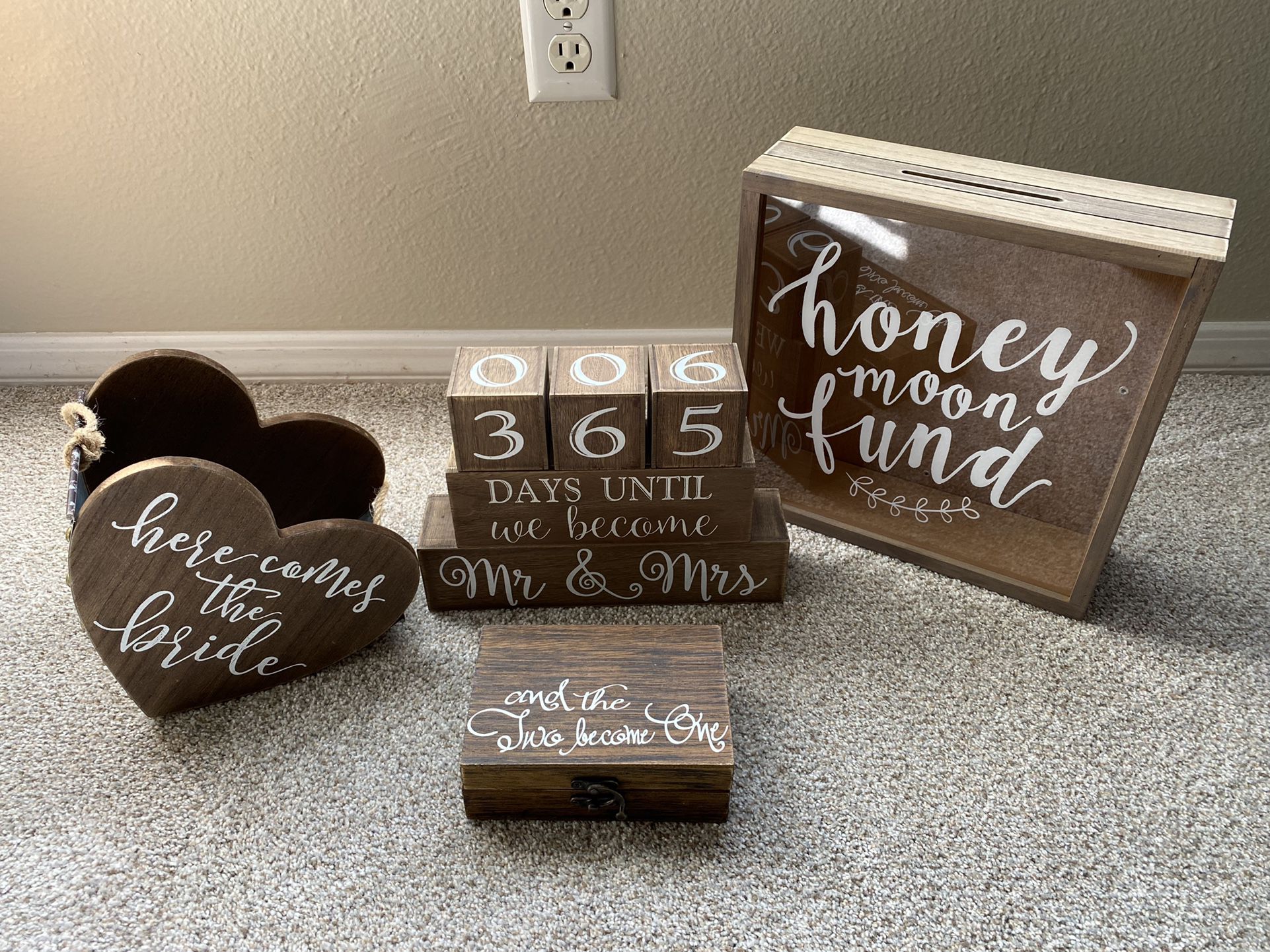 Wedding Decor For Mr. and Mrs. (Like New)