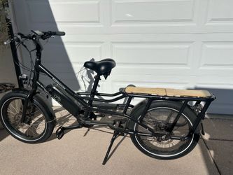 RadWagon 4 Cargo E-Bike – Only 206 Miles – Includes $650+ Accessories – Excellent Condition