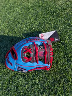 Wilson A2000 BRAND NEW!  - Baseball glove