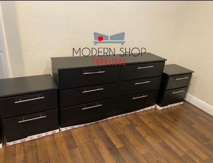 DRESSER AND TWO NIGHTSTANDS .🆕