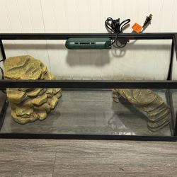 Fish Turtle /Aquarium with filter pump.Length 30” width 12”