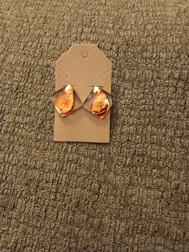 Gold Leaf Stud Earrings 