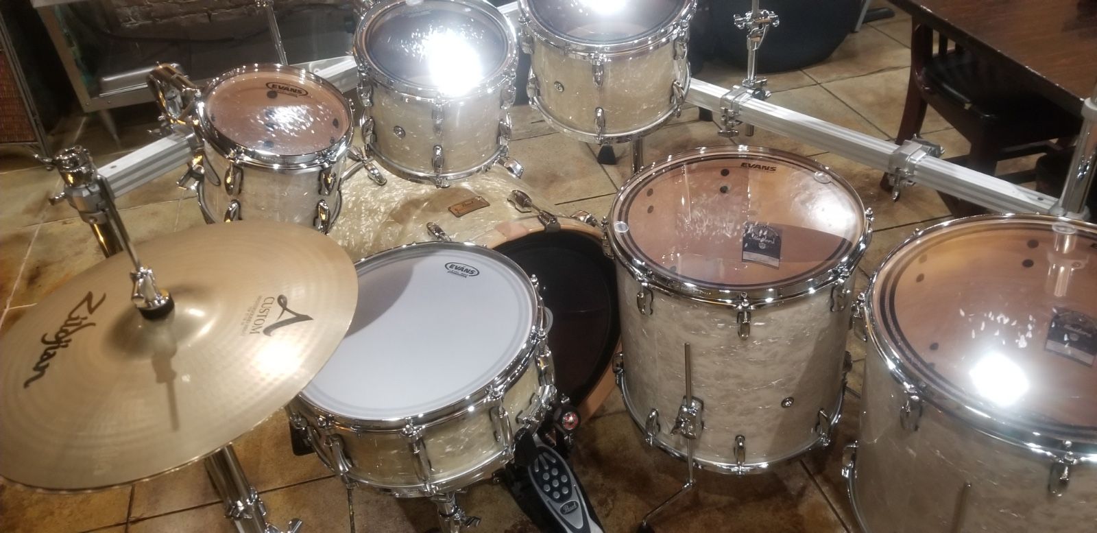Pearl drum set with drum covers