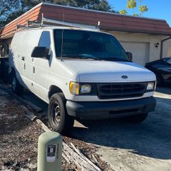 1999 Ford E-350