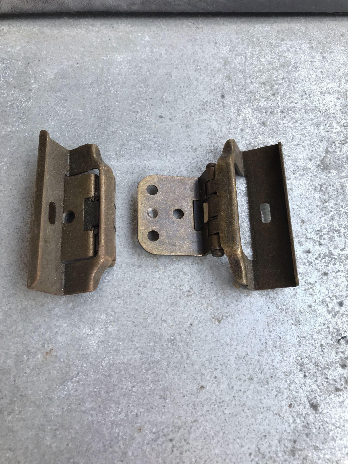 Cabinet hinges new . 190 pieces.