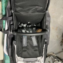 Vista Uppababy Striker & Bassinet 