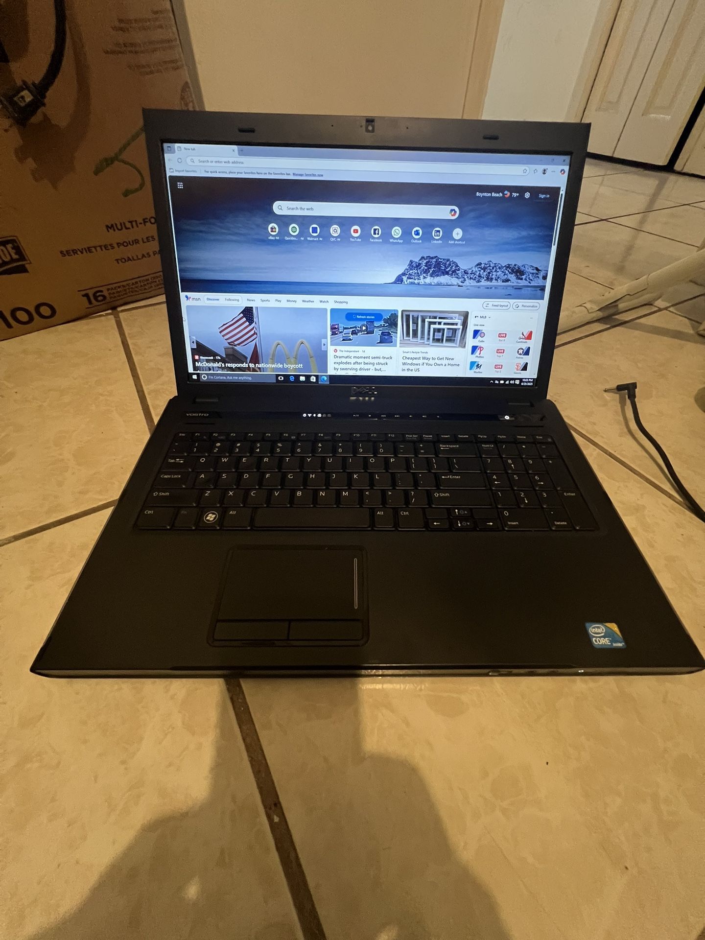DELL LATITUDE LABTOP WINDOWS 10 Pro With Camera , Bluetooth Fingers Print New Charger Every Thing Works Great
