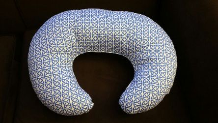 Nursing pillow