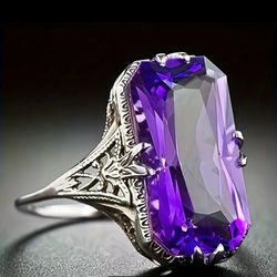 Beautiful Vintage Gemstone ring 