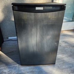 Bar Fridge - Danby 4.4 cu. ft. Compact Fridge In Stainless Steel Look