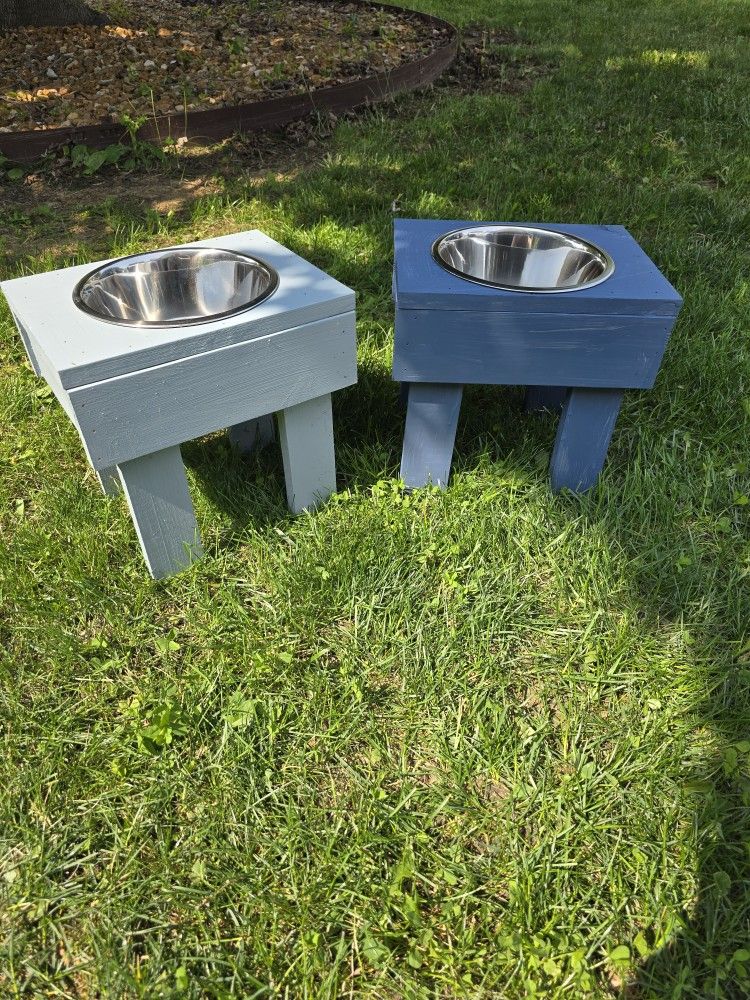 Wood Raised Dog Bowl