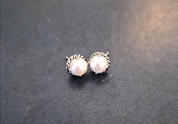 David Yurmam pearl earrings