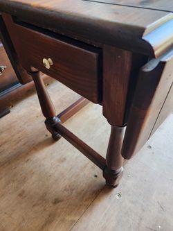 Ethan Allan Vintage Pine Drop Leaf Side/End Table 