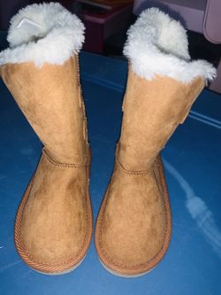Old navy boots size 8c