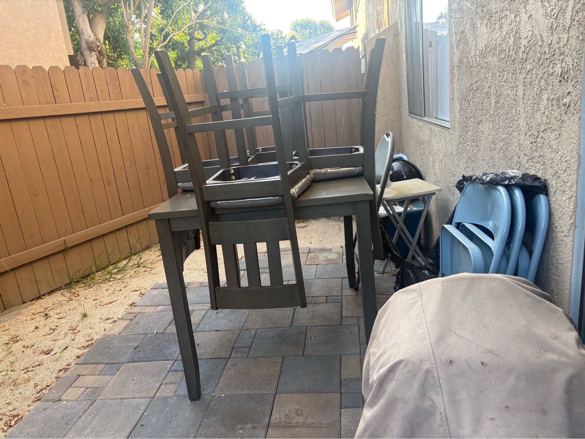 High kitchen table with high chairs