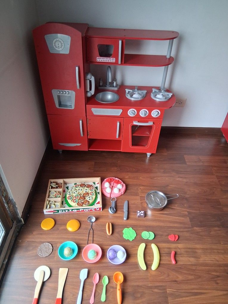 Kidkraft Play Kitchen With Accessories