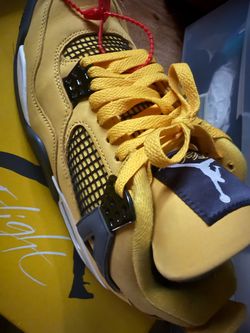 Air Jordan 4 Yellow Thunder Sneakers