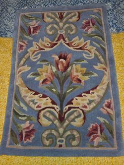 Royal Palace 100% wool, hand woven, cut rug