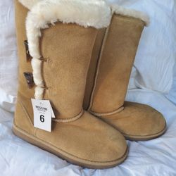 Mossimo Boots Size 6