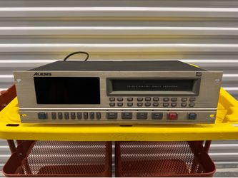 Professional 8-Track Digital Tape Deck: Alesis LX20 (20-Bit)