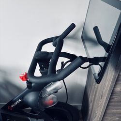 Peloton Bike – Excellent Condition, Barely Used 