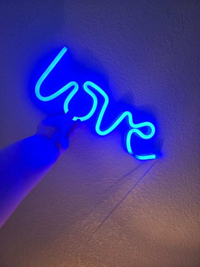 Neon Sign (LOVE)