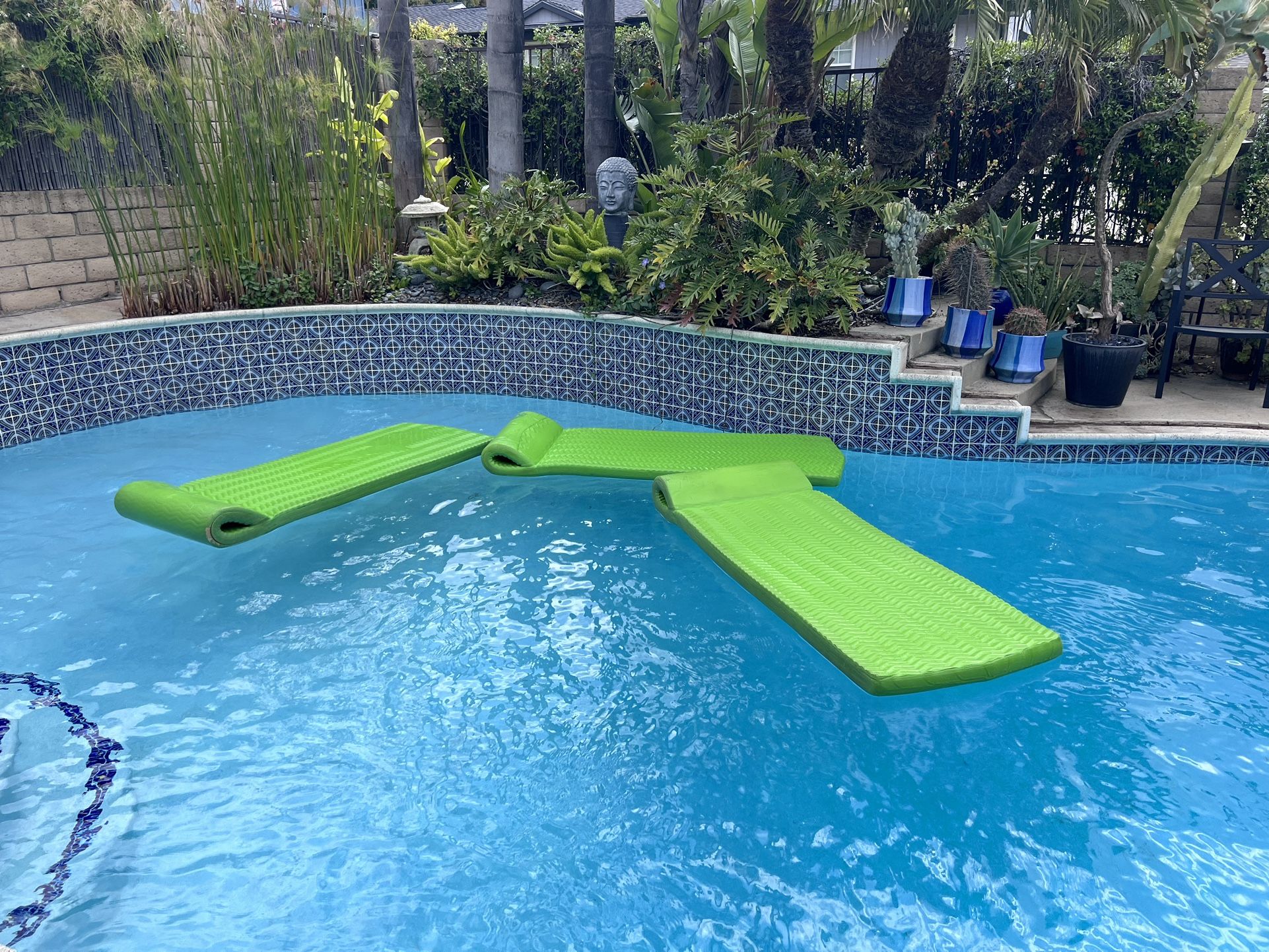 Frontgate Extra Thick Pool Floats (3)