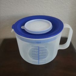 Tupperware Mix-N-Stor Blue/White EUC $17