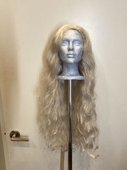 White long wavy wig