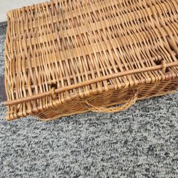 Wicker Basket, Vintage Willow Picnic Basket w/ Dowel Close, Summer Beach Tote, Blanket Storage Willow Basket

