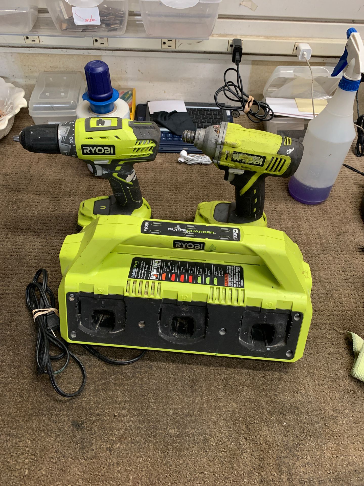 Fcp2344 ryobi drill with impact 2 battery & charger