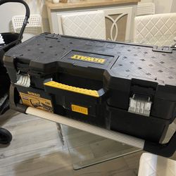 DeWalt 2 in 1 Tool Box