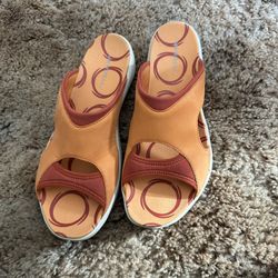 Women’s Merrell Sandals  Size 10