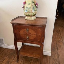 Antique Nightstand / End Table / Accent Table