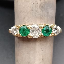 Emerald And Diamond  18K Gold Ring