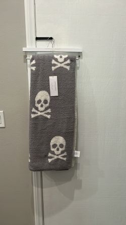 Cupcakes And Cashmere Throw Blanket