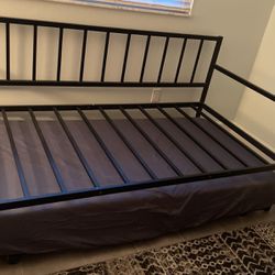 Black metal daybed With Roll Out Bed